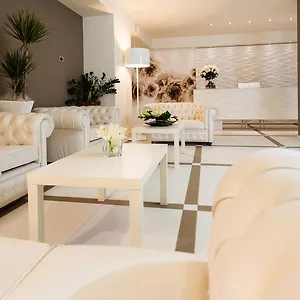 3* Hotel Street